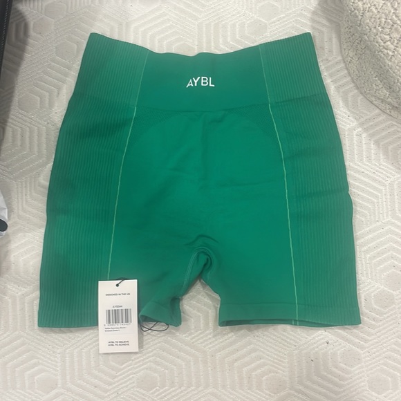 AYBL reflex seamless shorts in emerald green - Picture 2 of 3